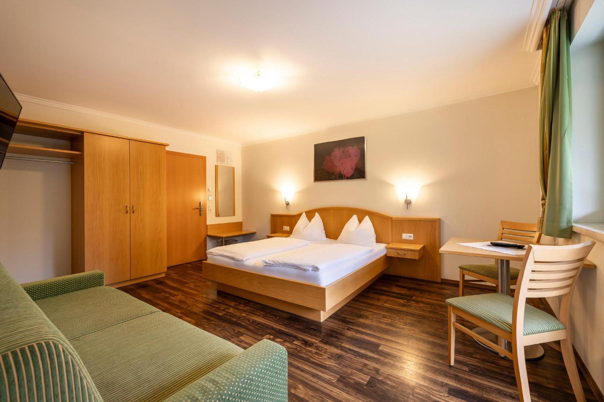 סנט יוהן אים פונגאו Hotel Hubertus מראה חיצוני תמונה