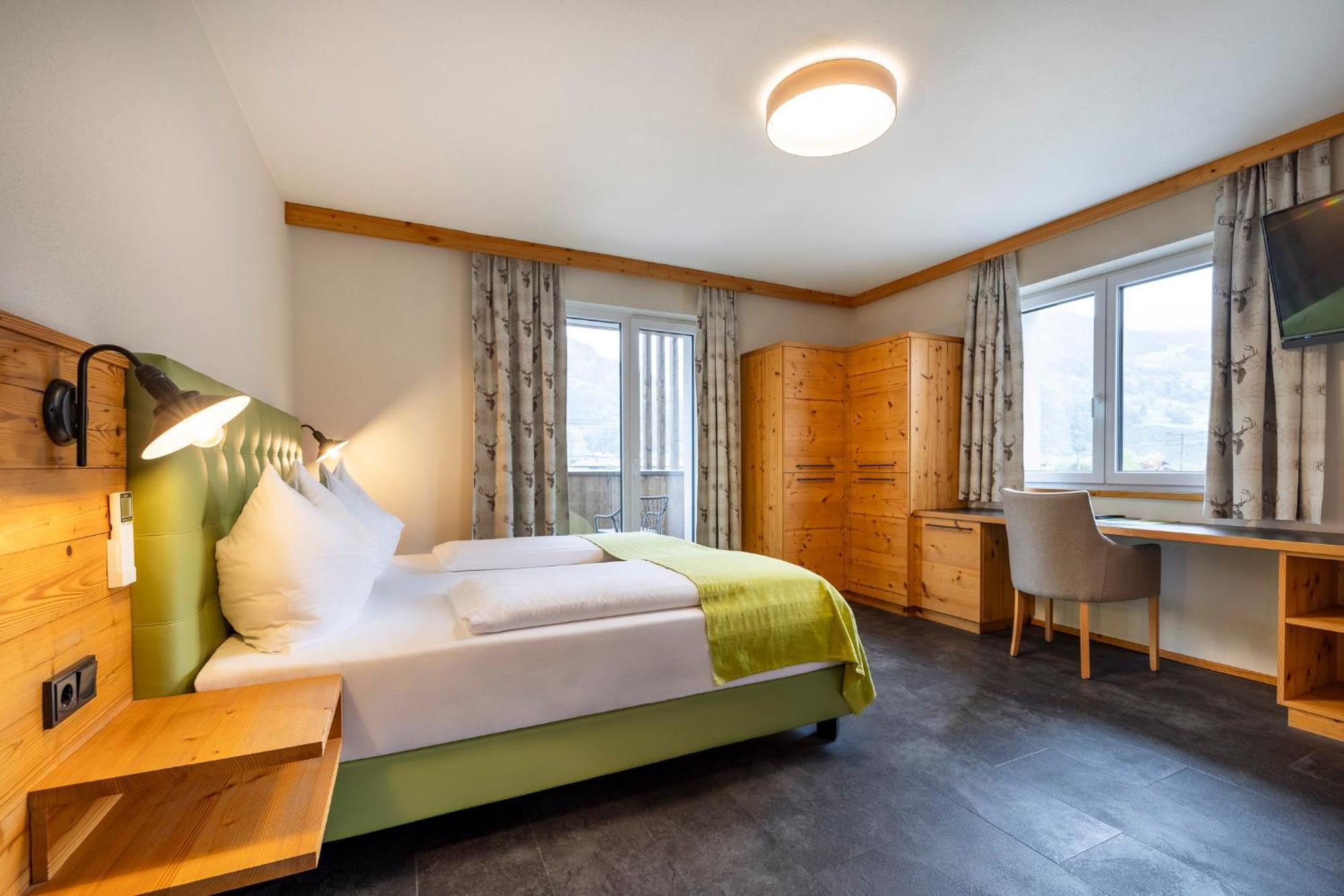 סנט יוהן אים פונגאו Hotel Hubertus מראה חיצוני תמונה