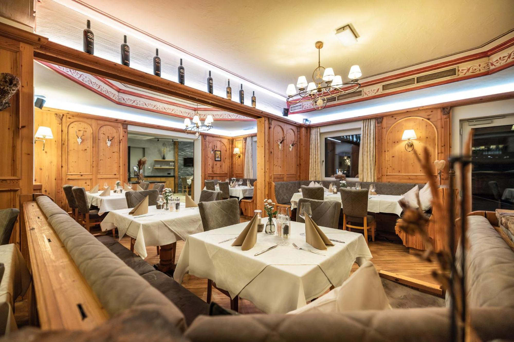 סנט יוהן אים פונגאו Hotel Hubertus מראה חיצוני תמונה
