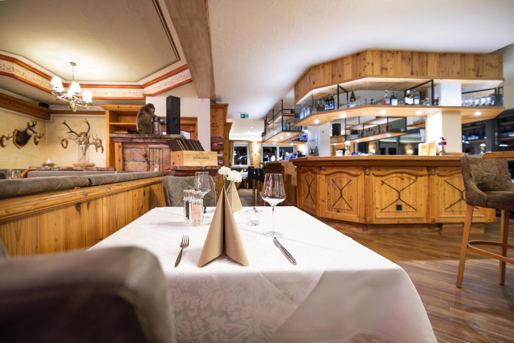 סנט יוהן אים פונגאו Hotel Hubertus מראה חיצוני תמונה